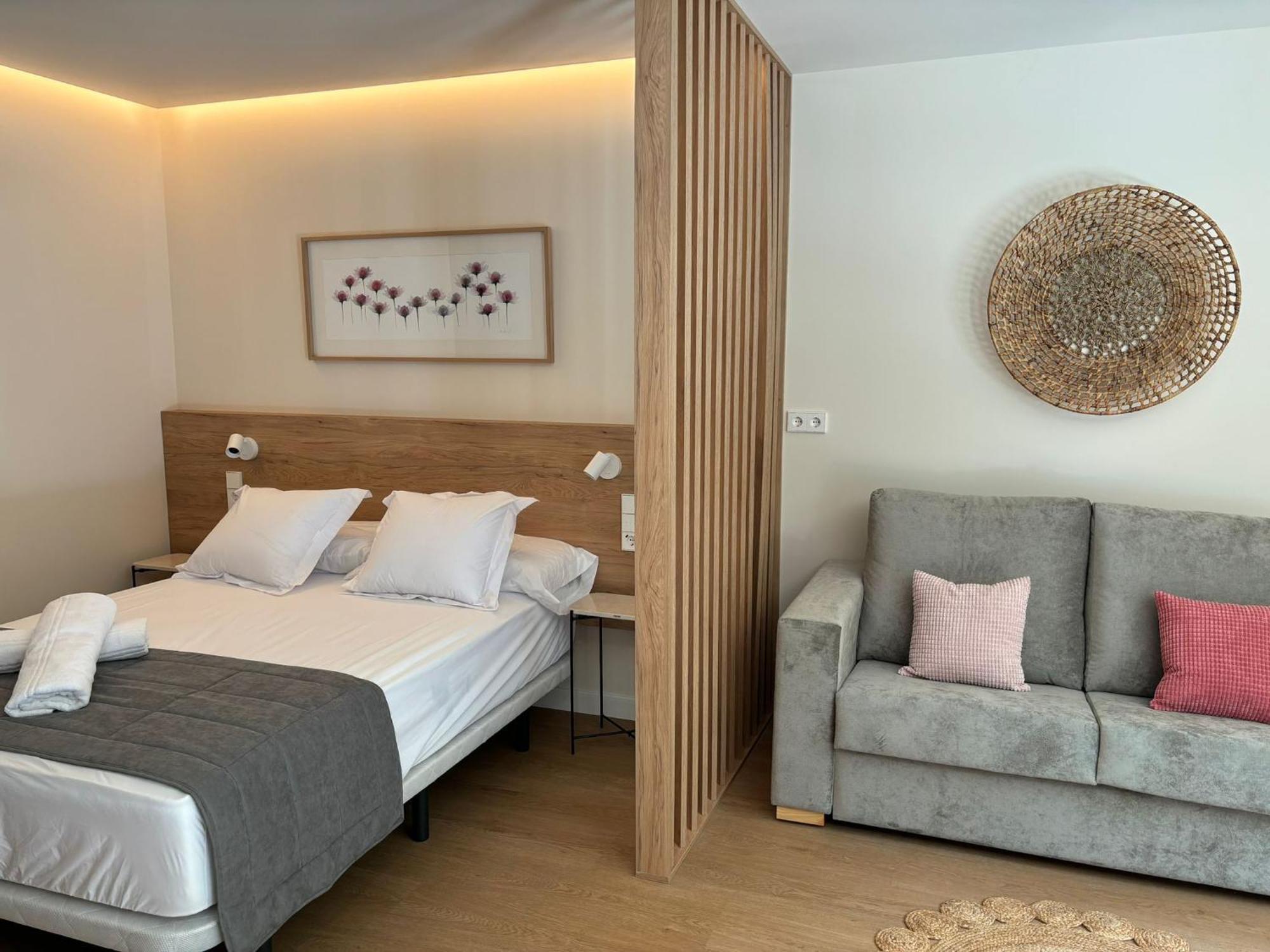 Apartamentos Joaquin Costa Santander Exterior photo
