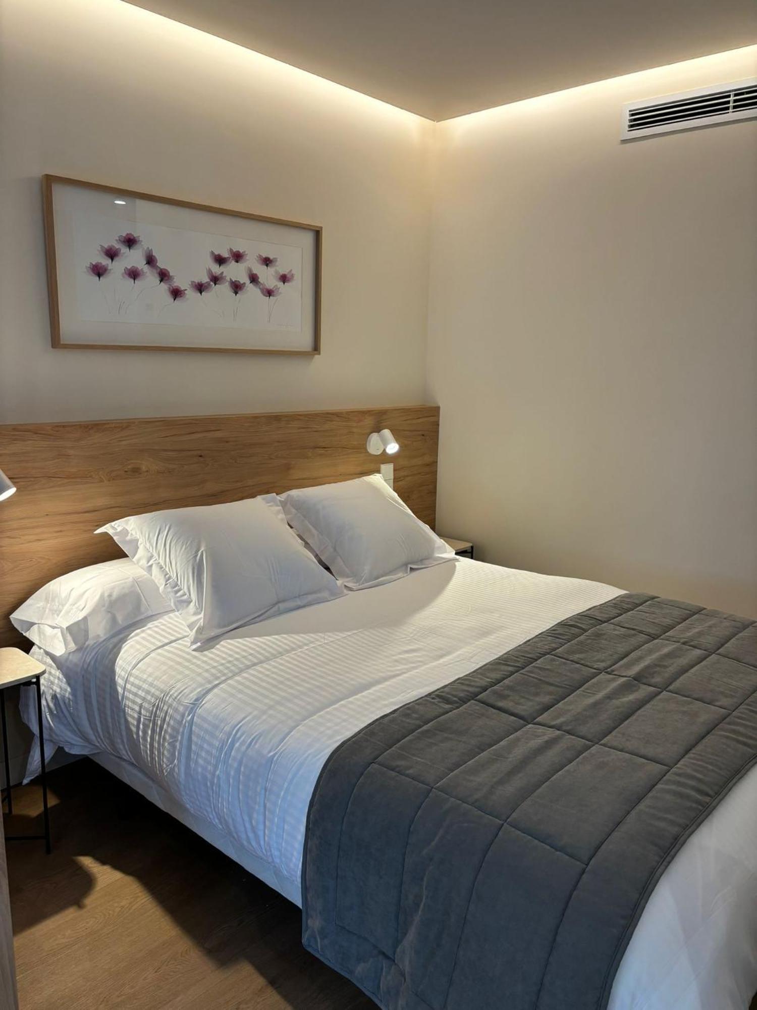 Apartamentos Joaquin Costa Santander Exterior photo