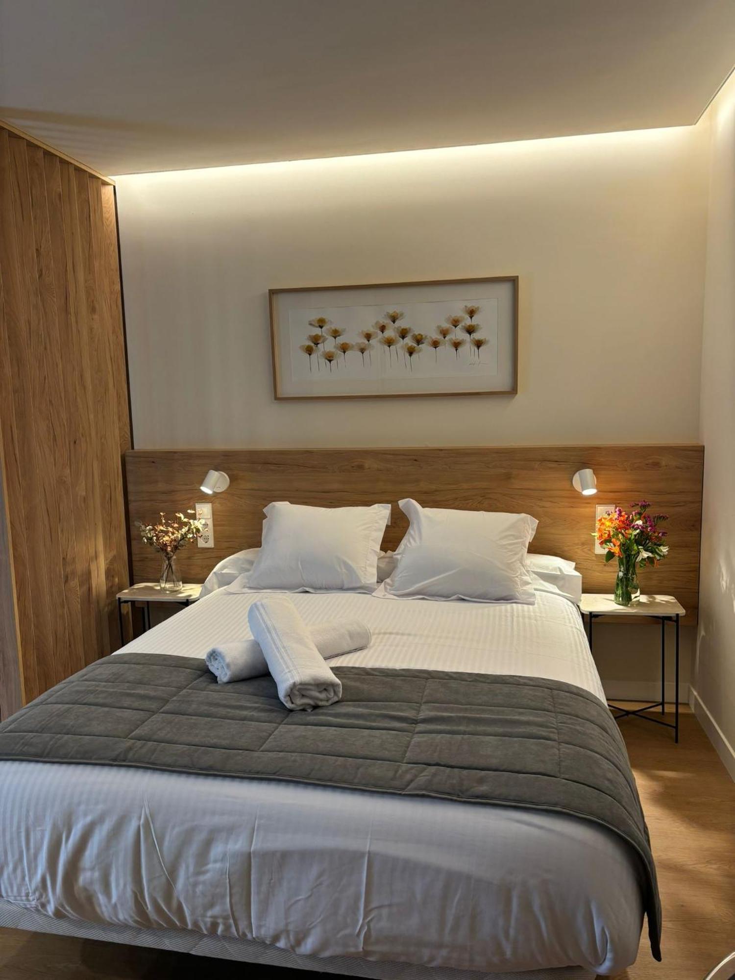 Apartamentos Joaquin Costa Santander Exterior photo